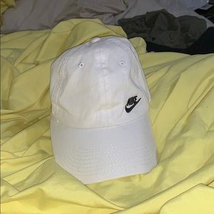 White nike hat